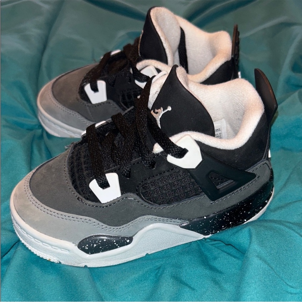 Jordan 4 Fear